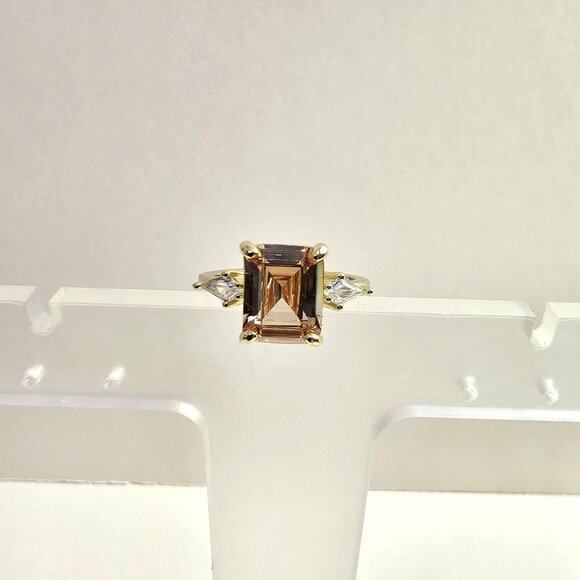 Charter Club Gold Ring With Light Amber‎ Crystal Size 7 - Picture 2 of 6